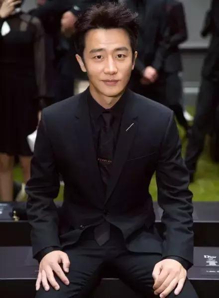 娱乐圈人气最高的4位单眼皮男神,娱乐圈十大单眼皮帅哥