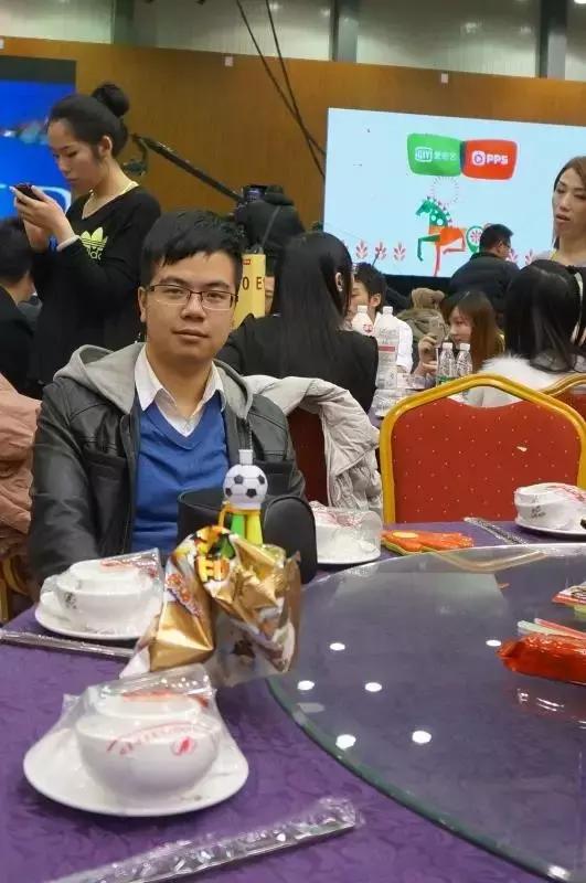 90后男生创业甜品店,2年打造为重庆美女最爱晒朋友圈的聚会场所,电影明星和日本人来偷偷品尝