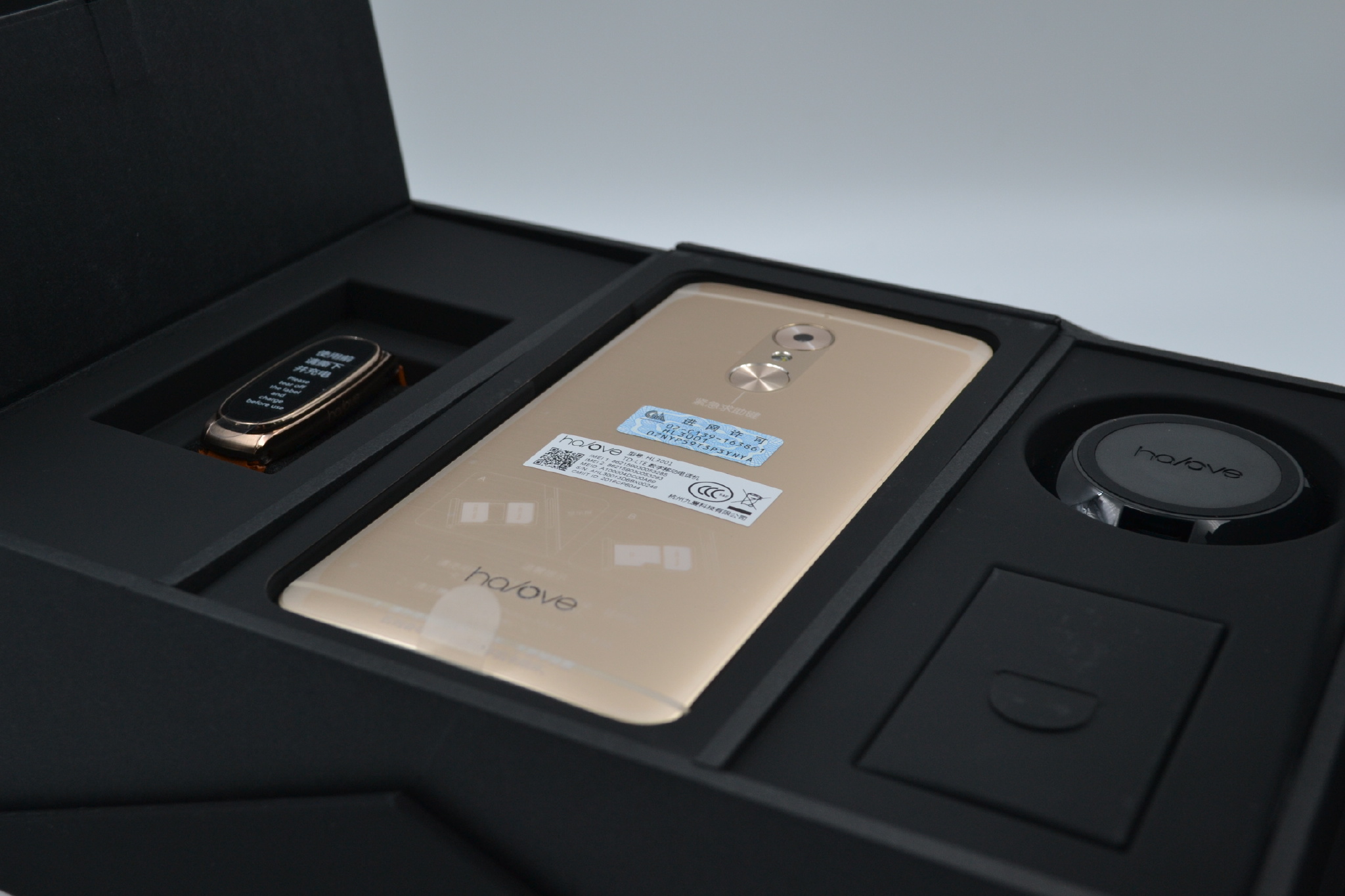 对家人的爱更多一点,九爱亲情手机HaloveH1上手测评