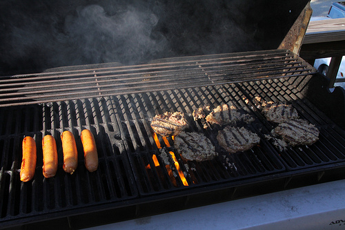 吃热狗挑战赛,吃热狗大赛热狗多重