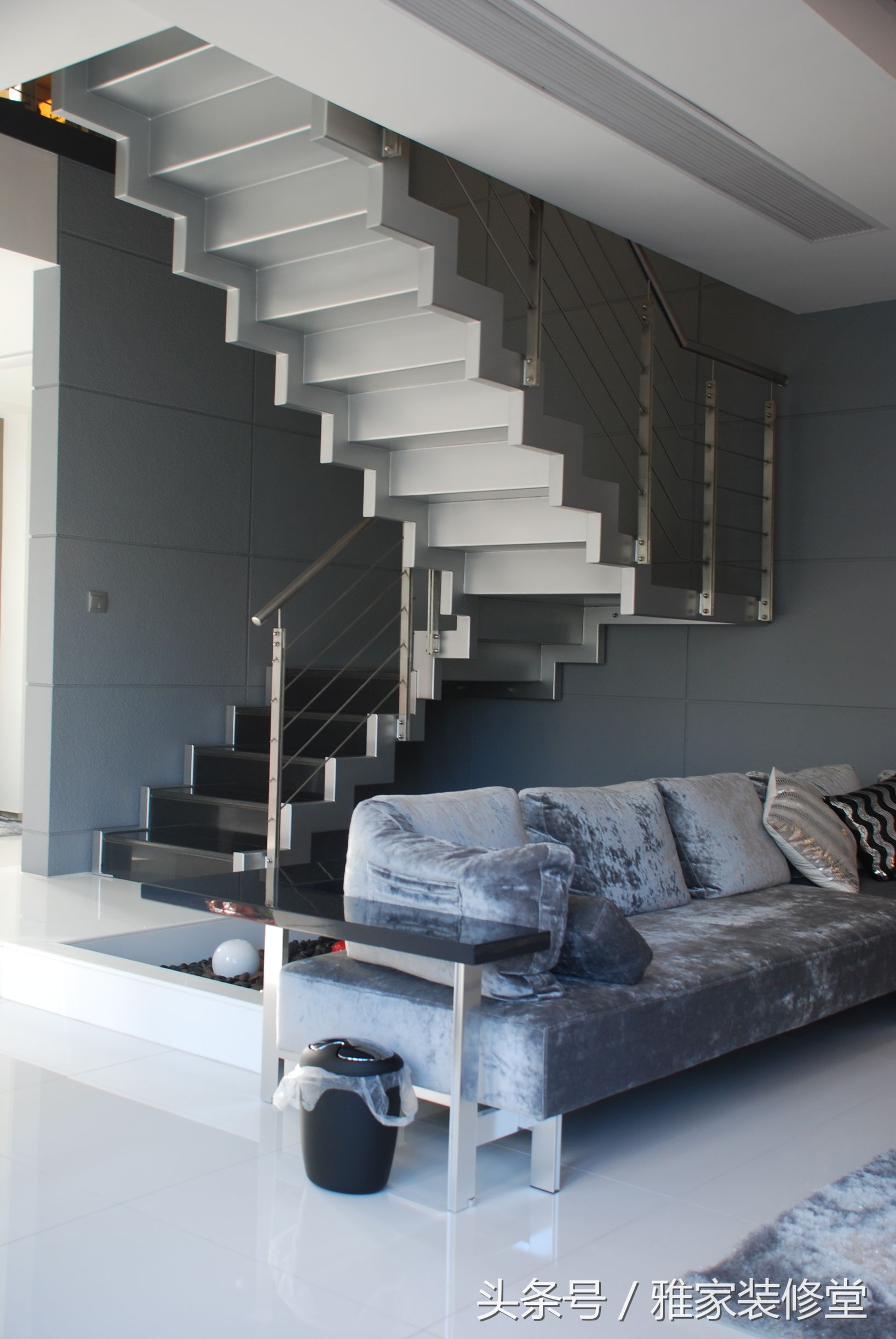 黑白金的极简轻奢风格,复古经典风低调奢华