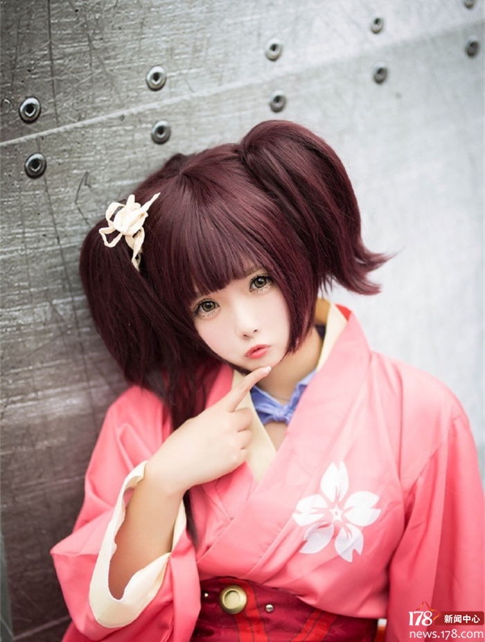 一起扒Showgirl：可爱又迷人的二次元美女小婕酱