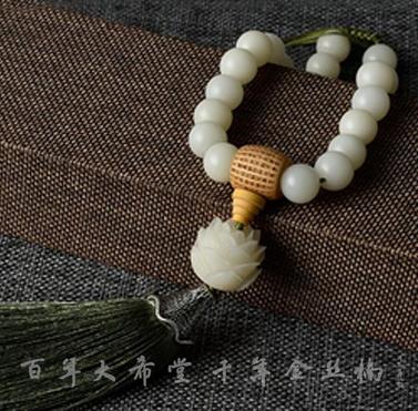 寓意好的车上挂件,汽车挂什么挂件寓意好