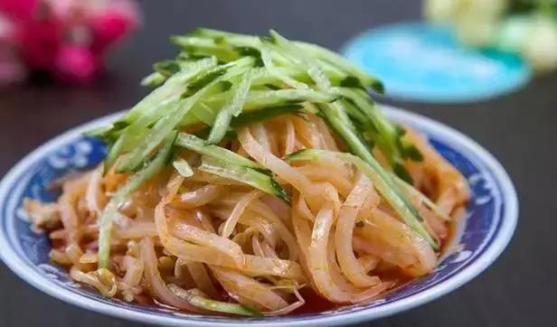 一个老外说要在1年内吃遍中国，结果5年了，还在新乡