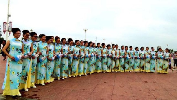 娣槼鑽疯姳鑺傚叕浜よ溅骞挎挱,娣槼鑽疯姳鑺傚幓鍝噷鍧愯埞