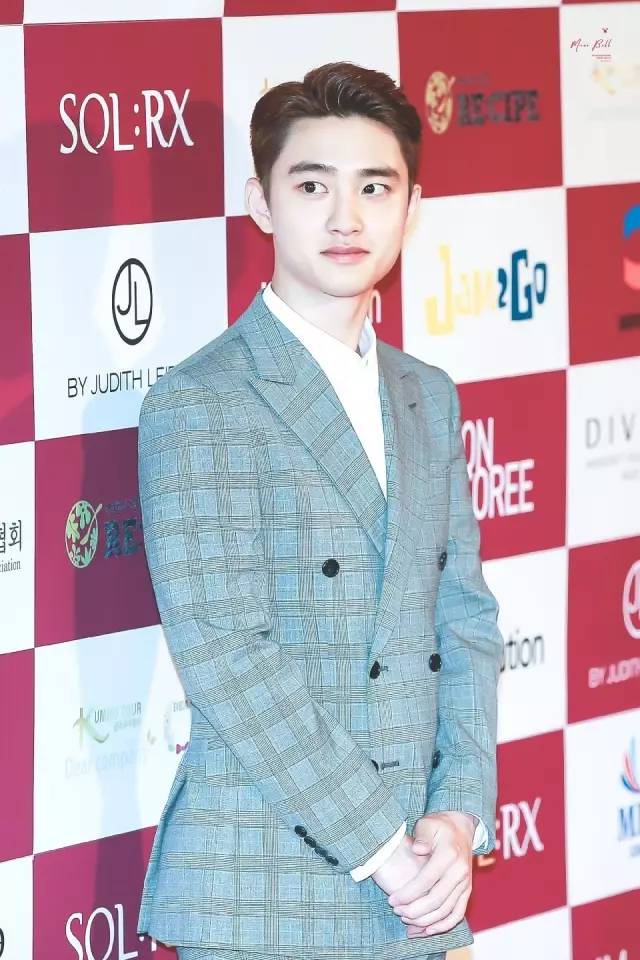 一周爱豆穿衣榜｜款爷DIY服装SWAG满分卡皇时髦翻天允儿小公主