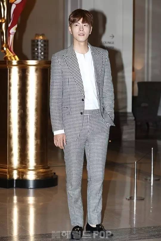 一周爱豆穿衣榜｜款爷DIY服装SWAG满分卡皇时髦翻天允儿小公主