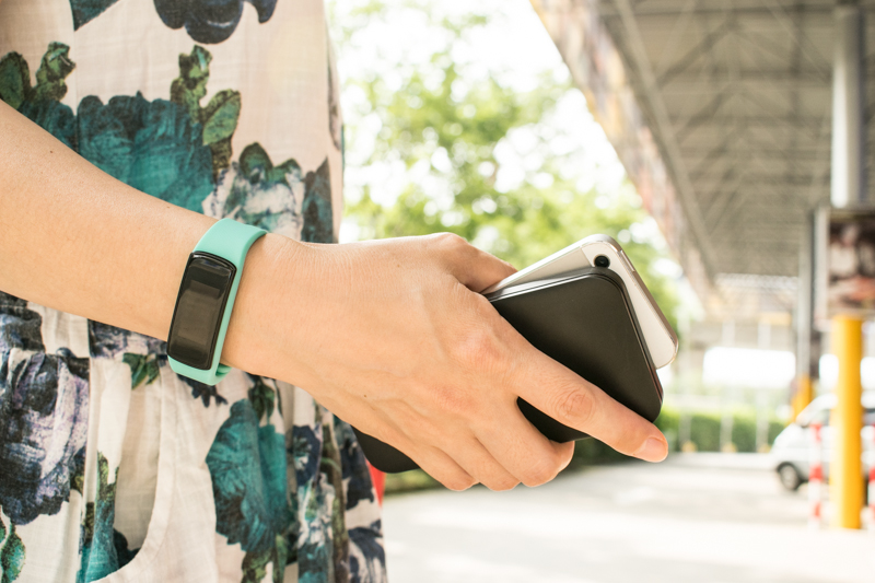 无线充电器怎样给苹果手机充电,各种充电器给苹果手机充电