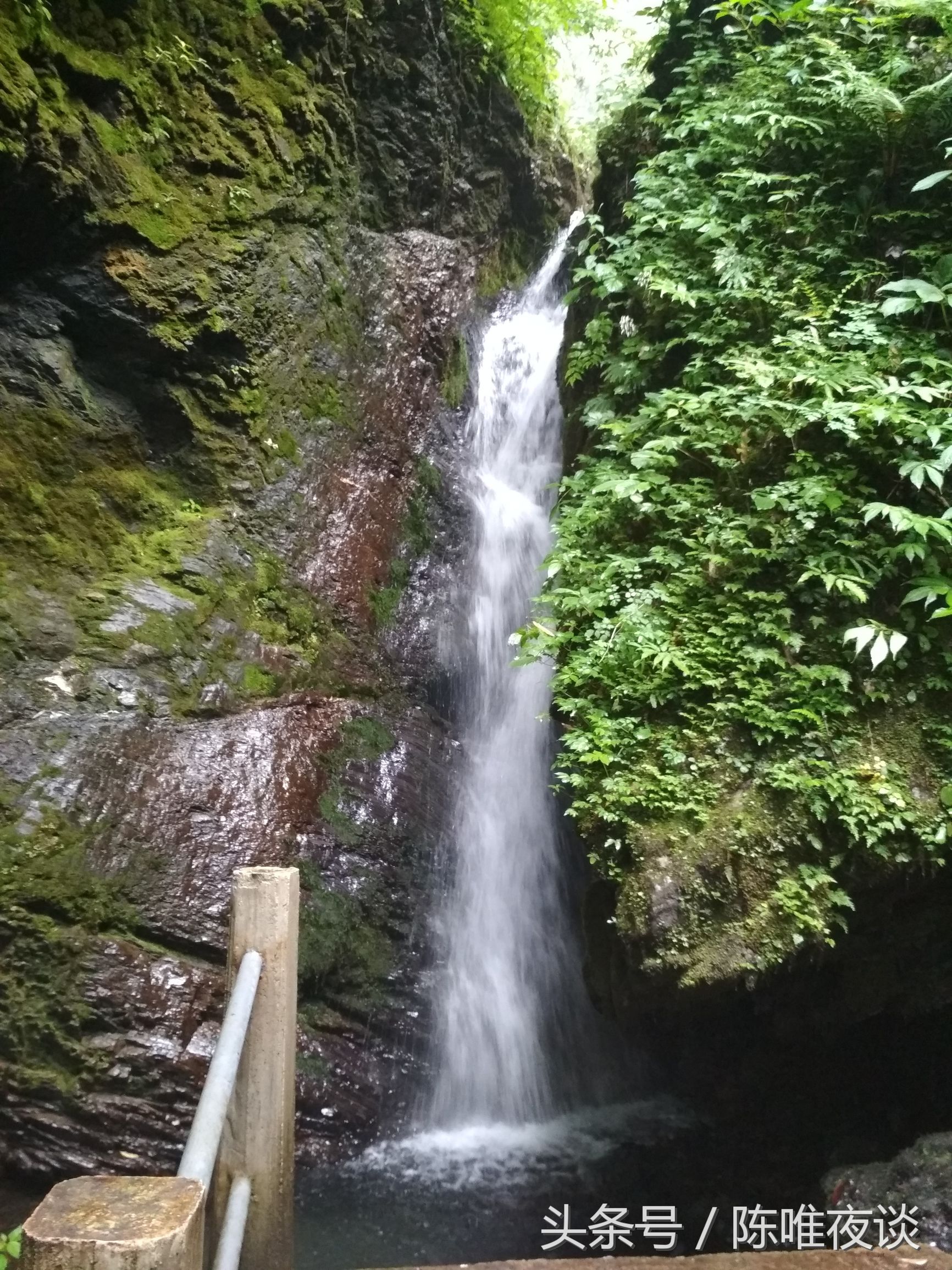 彭州卧龙谷旅游攻略,彭州卧龙谷瀑布