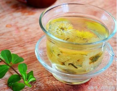 幼儿园擦痱子,夏季幼儿园驱蚊虫视频