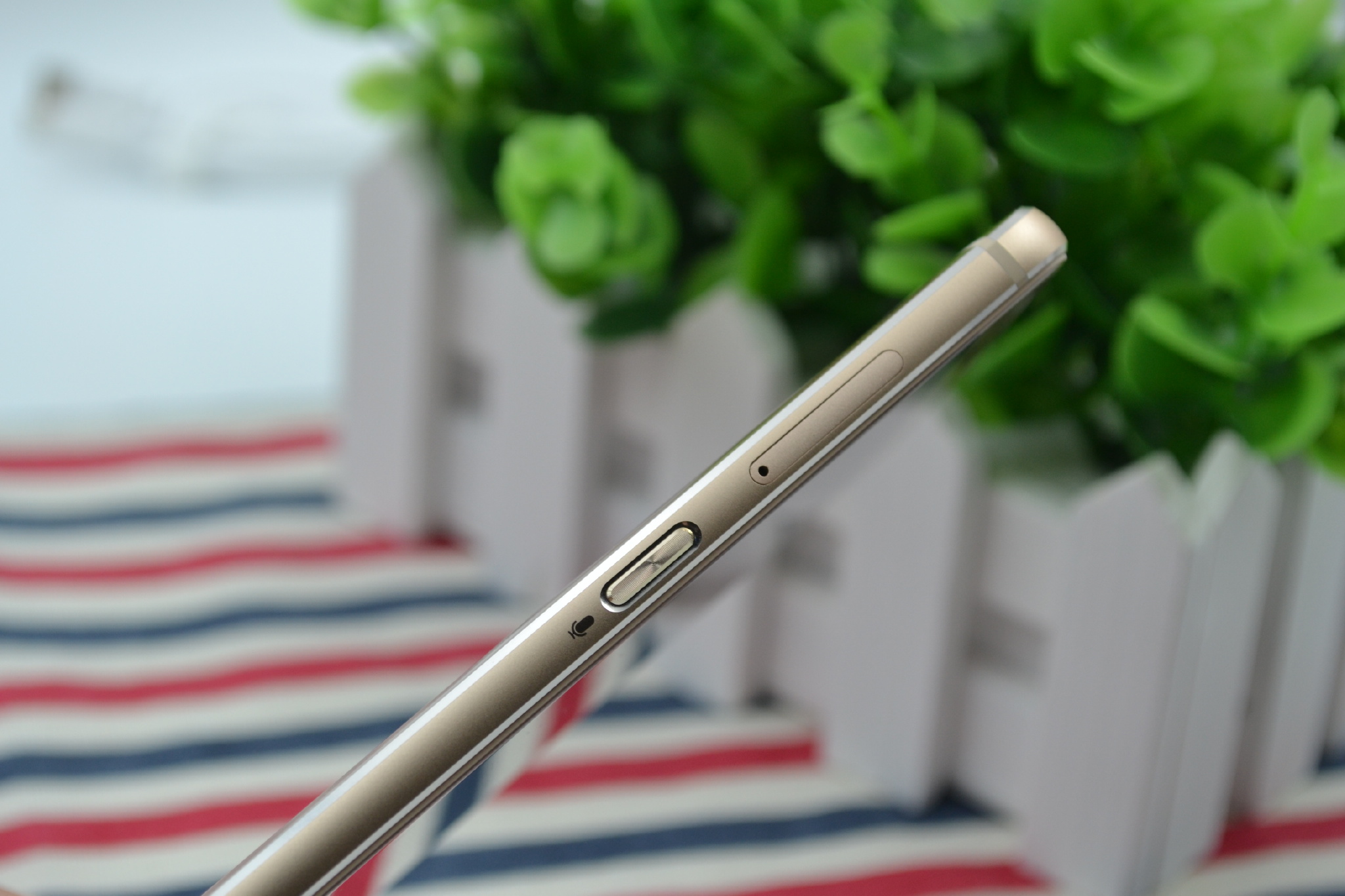 对家人的爱更多一点,九爱亲情手机HaloveH1上手测评