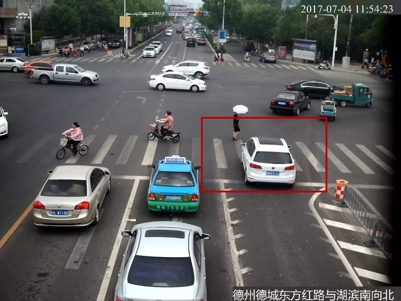 机动车不礼让斑马线将罚款吗,不礼让行人有车挡着看不到