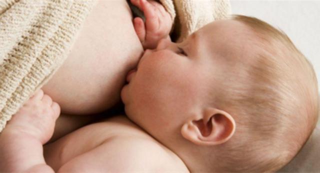 新生儿不吃母乳吃奶瓶如何纠正,母乳喂养的宝宝不喝母乳了