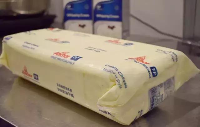 恒大冰泉椰子茶,恒大冰泉长白山天然矿泉水泡茶