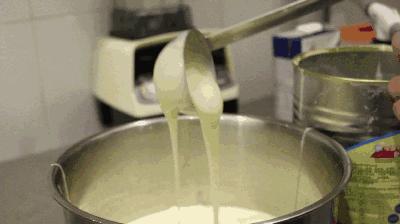 恒大冰泉椰子茶,恒大冰泉长白山天然矿泉水泡茶