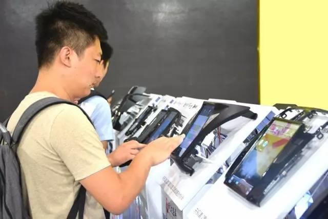 套框无套路众易畅行业首推百变竖屏车机