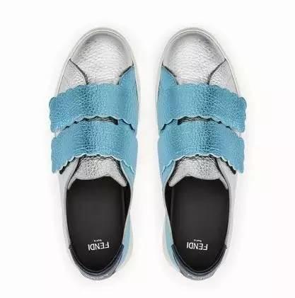 杨幂的最近穿的运动鞋,杨幂穿的薄荷绿运动鞋