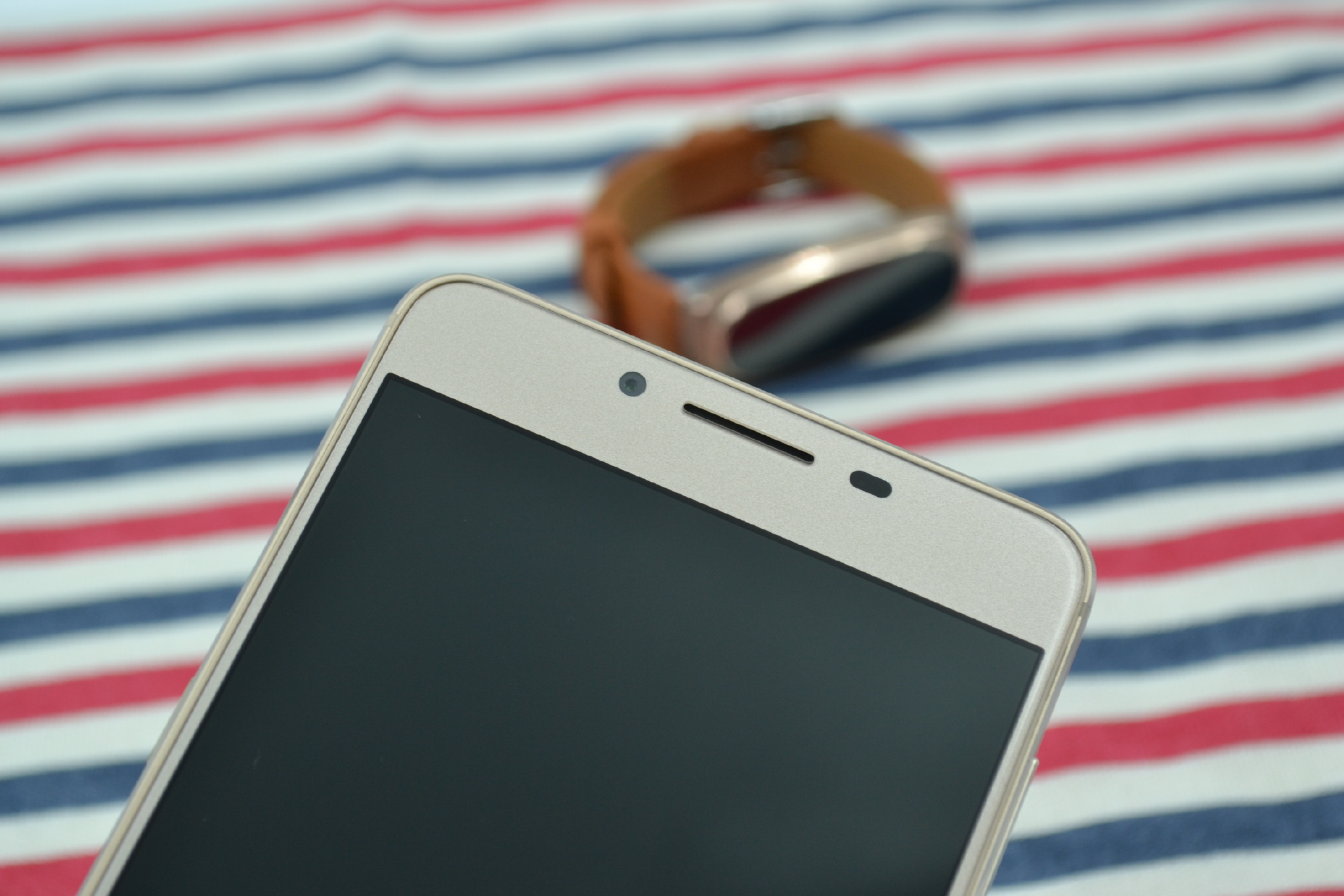 对家人的爱更多一点,九爱亲情手机HaloveH1上手测评