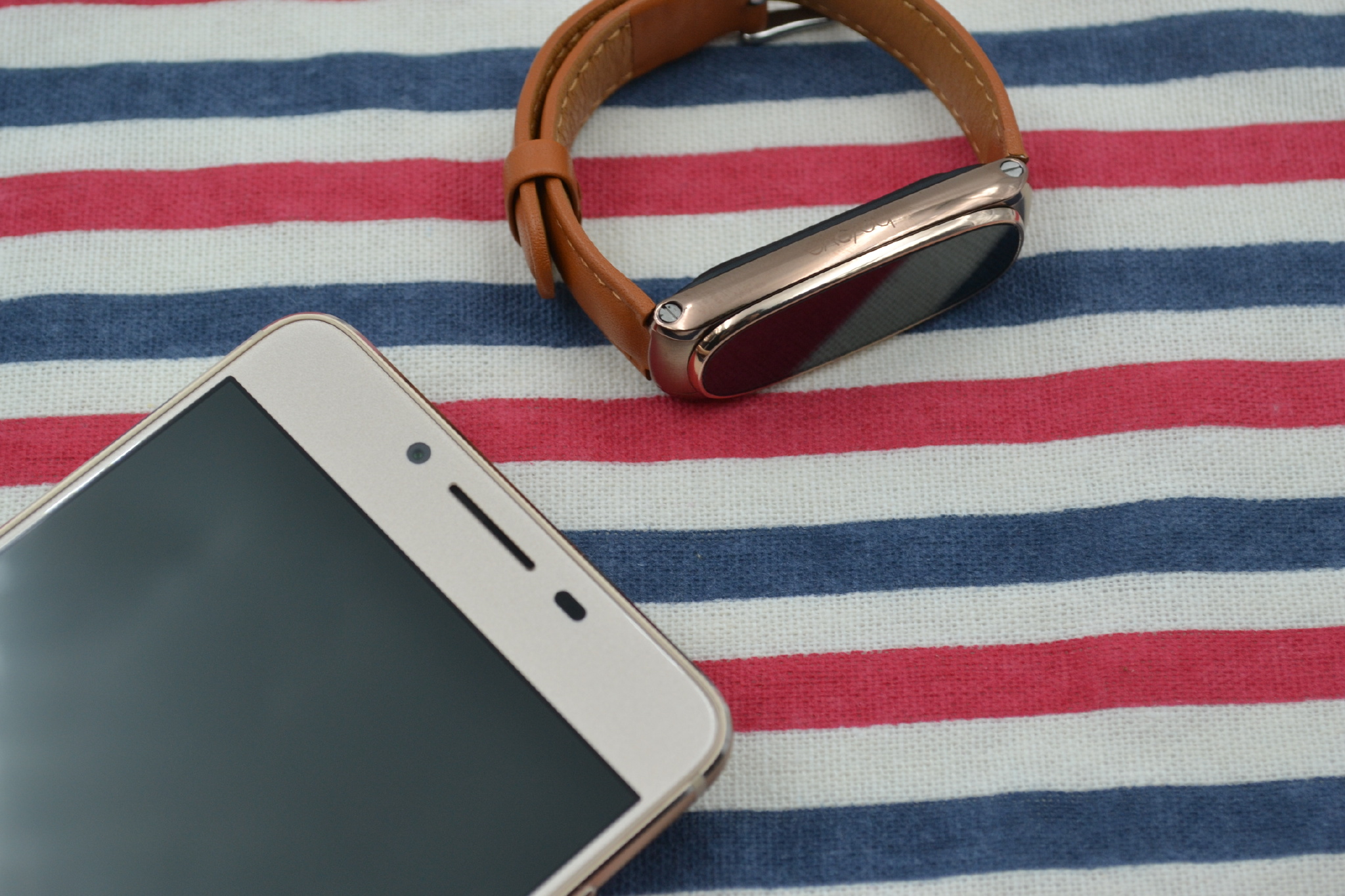 对家人的爱更多一点,九爱亲情手机HaloveH1上手测评