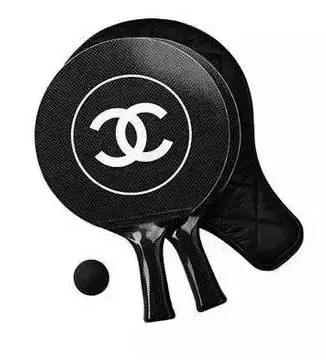 Prada卖185美刀的回形针被群嘲,那你让LV、爱马仕、superme怎么办?