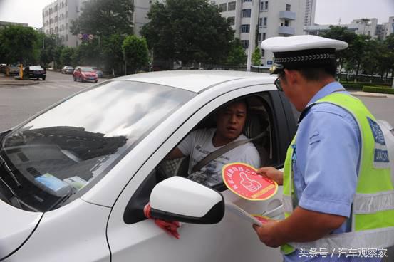 开车速度80撞伤了闯红灯的行人,开车撞了闯红灯的行人怎么办