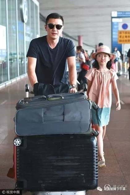 李嫣Style!王菲李亚鹏女儿变身超模05后都出来闯天涯了