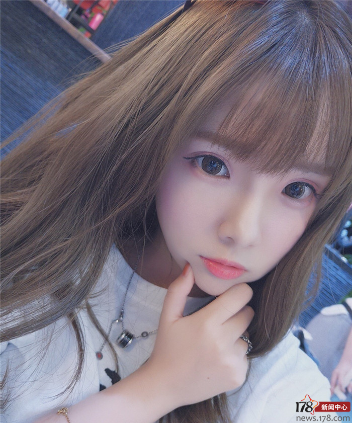 一起扒Showgirl：可爱又迷人的二次元美女小婕酱