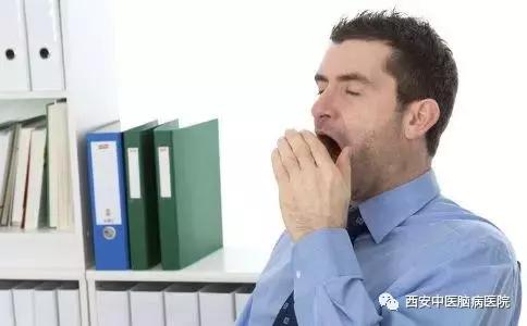 开车时犯困最简单的提神方法,下午犯困怎么缓解