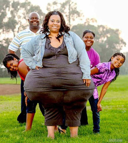 老公花一千多给我买件羽绒服,老婆买十几件羽绒服正常吗