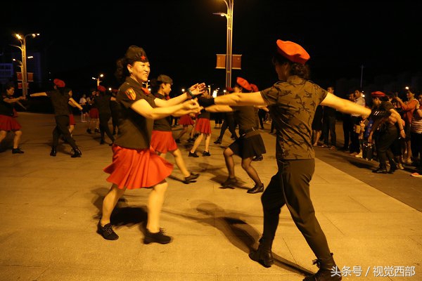 甘肃广场舞大妈,广场舞大妈平凉