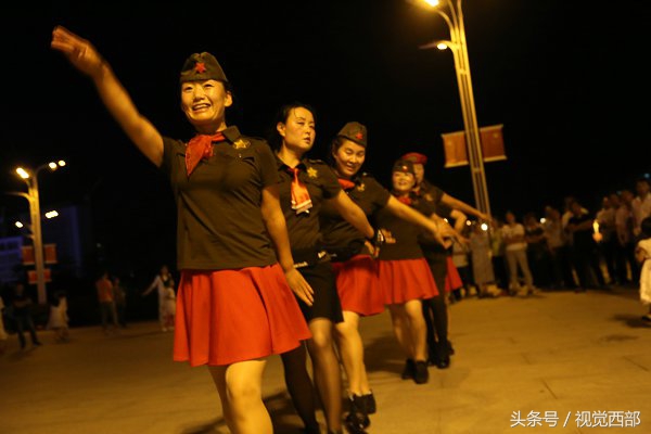 甘肃广场舞大妈,广场舞大妈平凉