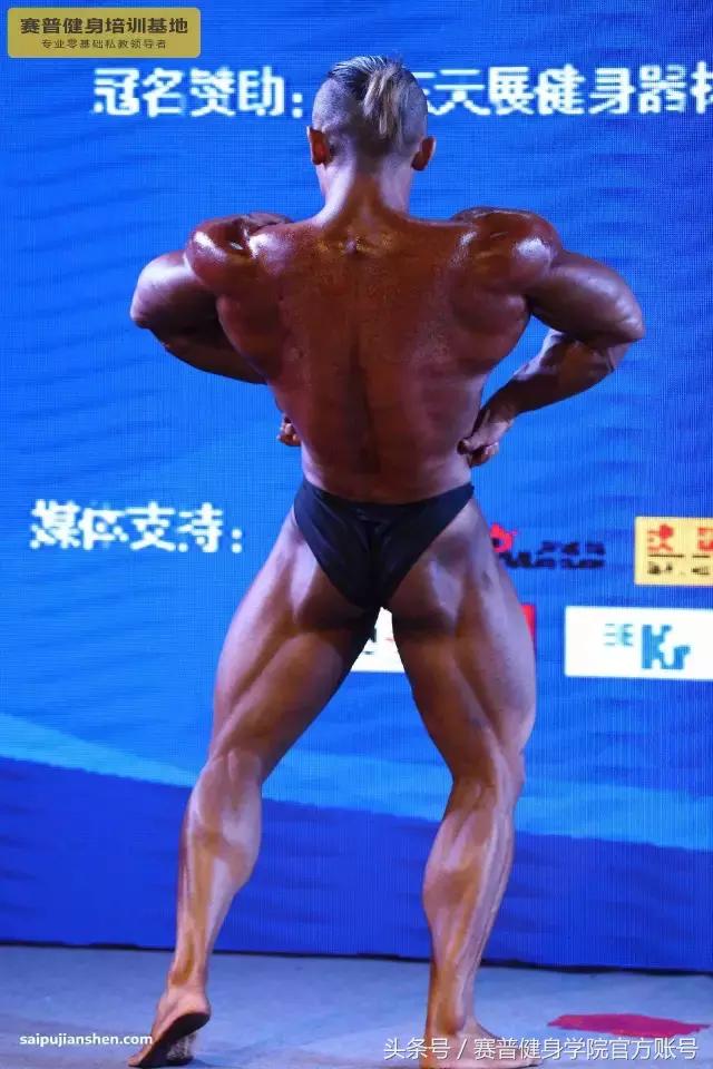 健美冠军的健身之路,小伙坚持健身9年增重70斤变健美