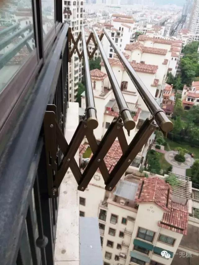 只有飘窗没有阳台晾衣服怎么办,高层没有阳台如何晾衣服