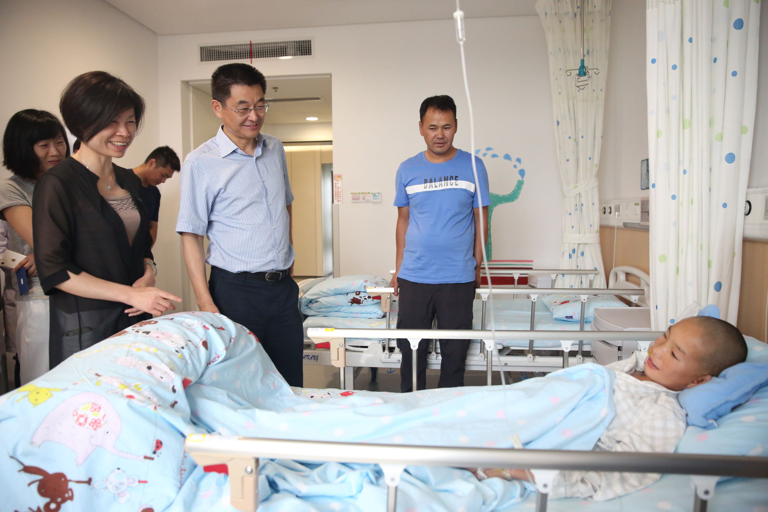 鍖婚櫌涓哄効绔ョ尞鐖卞績,鍖婚櫌鐖卞績鎹愯禒