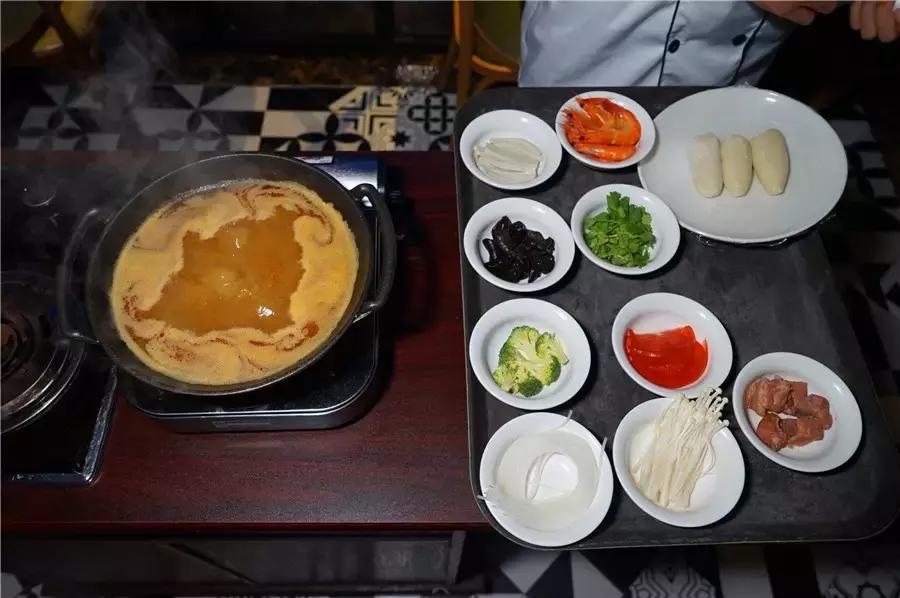 蒙眼用剪刀做面,服了!这么牛X的店居然系佛山的10年老字号!东家好吃才是硬道理!