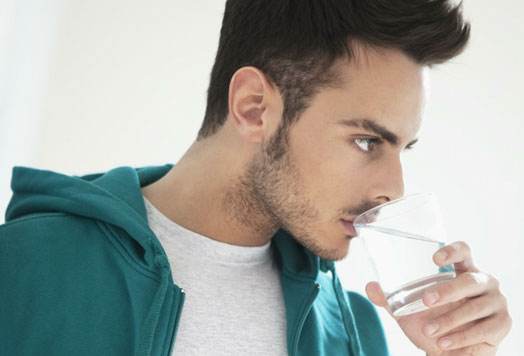 男人脸部补水的最佳方法,男人补水用什么护肤品好