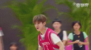 李晨晃倒马布里是什么节目,鹿晗李晨斗牛马布里