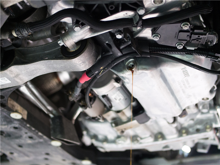 一辆小MINI的“逆改装”过程，和两年拍不到沪牌引发的伤不起事件