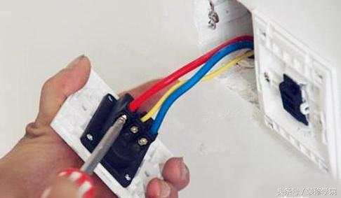 不看颜色怎么区分地线零线,零线和地线如何快速分辨