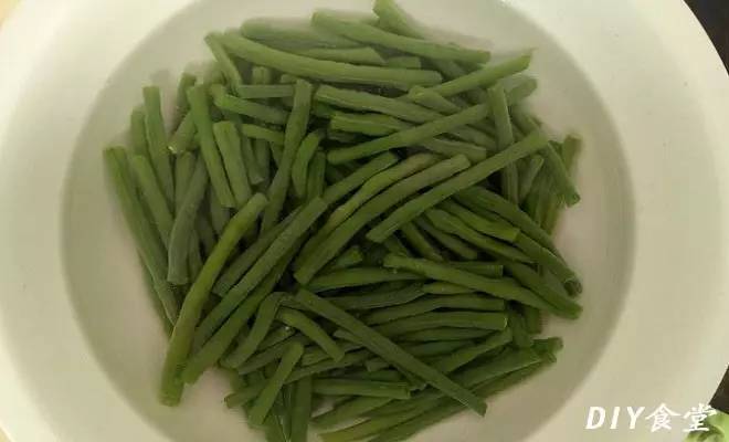 豇豆凉拌菜做法夏季,凉拌豇豆最诱人的几种吃法