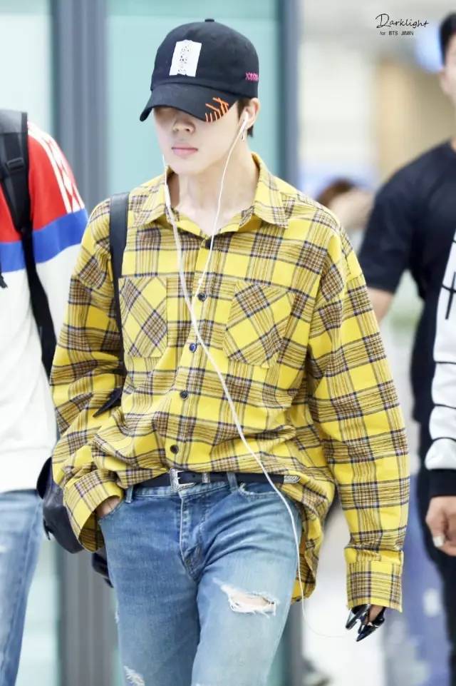 一周爱豆穿衣榜｜款爷DIY服装SWAG满分卡皇时髦翻天允儿小公主