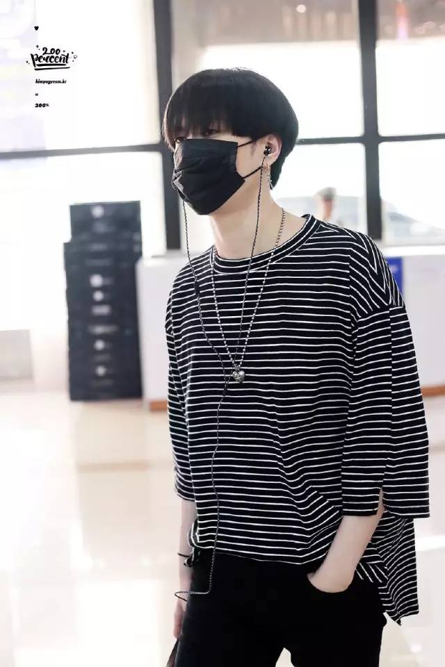 一周爱豆穿衣榜｜款爷DIY服装SWAG满分卡皇时髦翻天允儿小公主