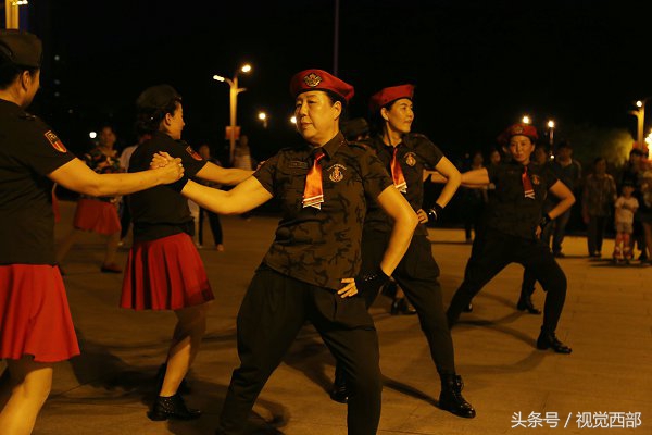 甘肃广场舞大妈,广场舞大妈平凉