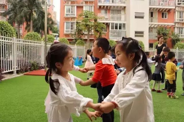 暑假到来如何丰富孩子的暑假生活,给孩子一个快乐温馨的成长环境