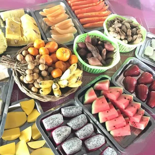 小奋青和小胖妹蜜月旅行普吉岛-美食购物篇终极