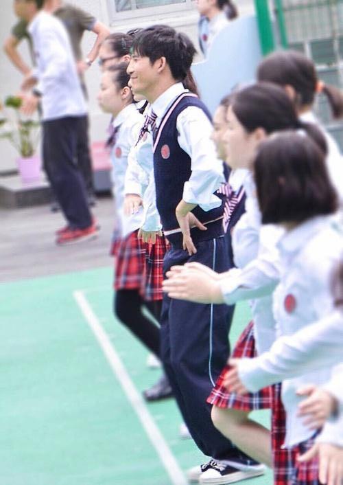 大张伟为什么爱穿低裆裤,大张伟为什么一定要穿大裆裤