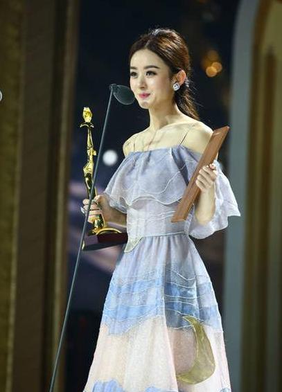 赵丽颖有种岁月沉淀之后的优雅,赵丽颖默默努力惊艳所有人