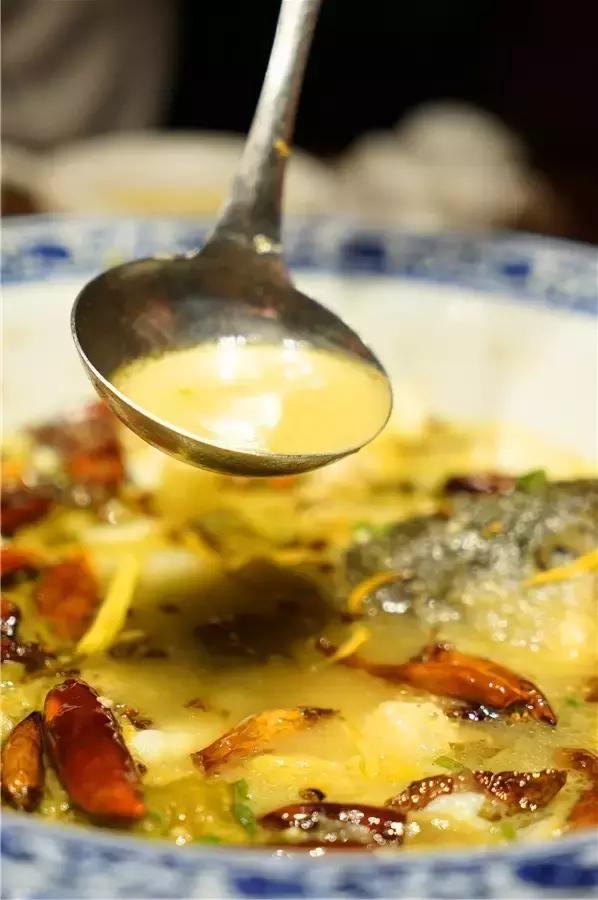 蒙眼用剪刀做面,服了!这么牛X的店居然系佛山的10年老字号!东家好吃才是硬道理!