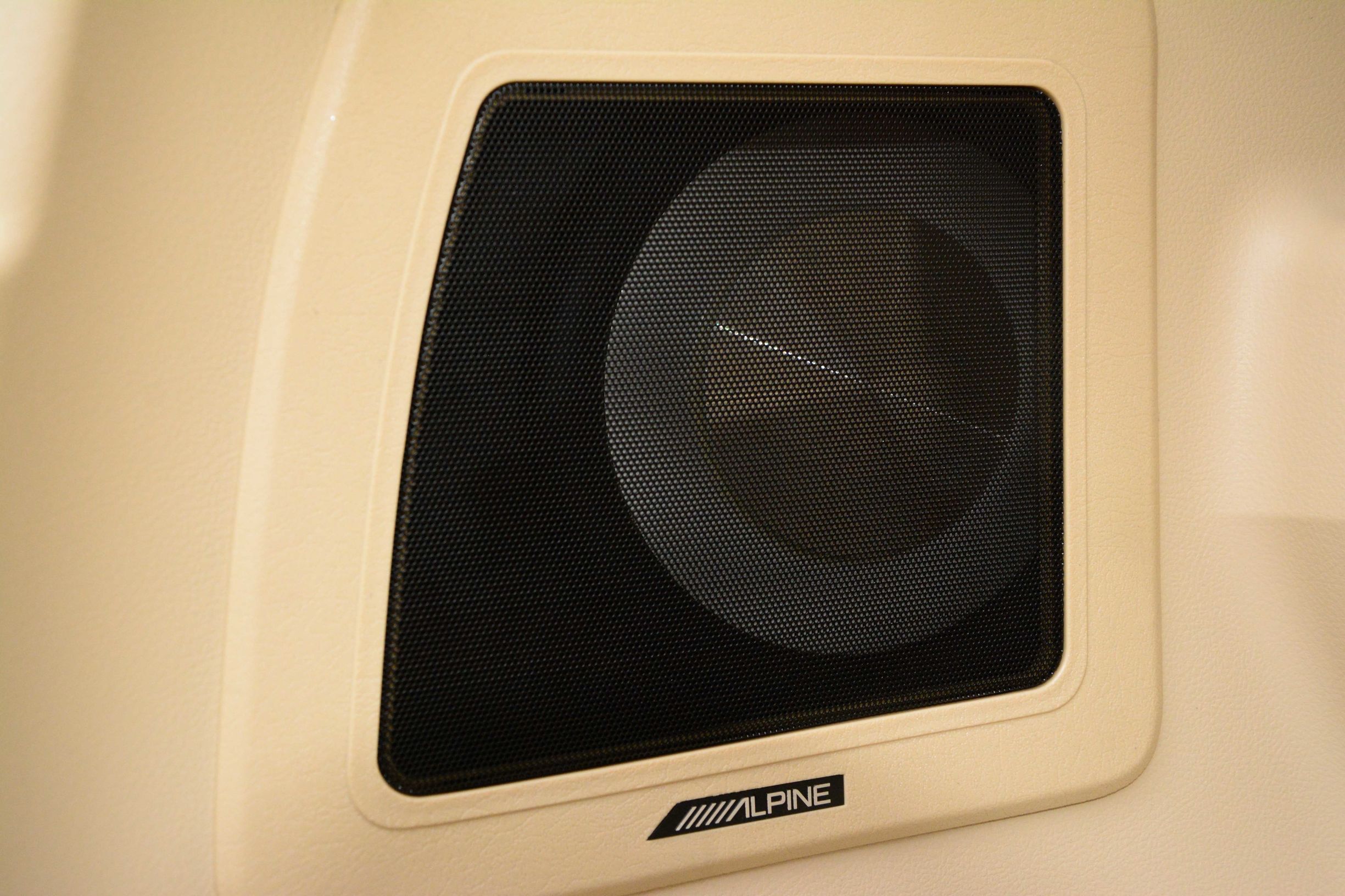 阿尔派360全景一体机普拉多,阿尔派普拉多专用音响