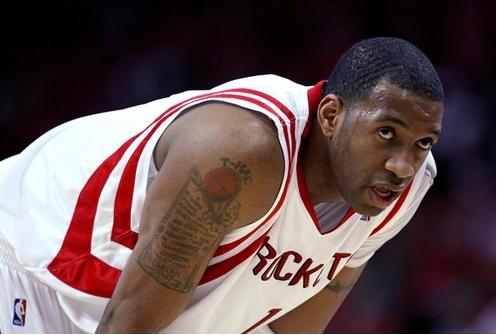 nba球星纹身代表什么意思,詹姆斯左手臂纹身